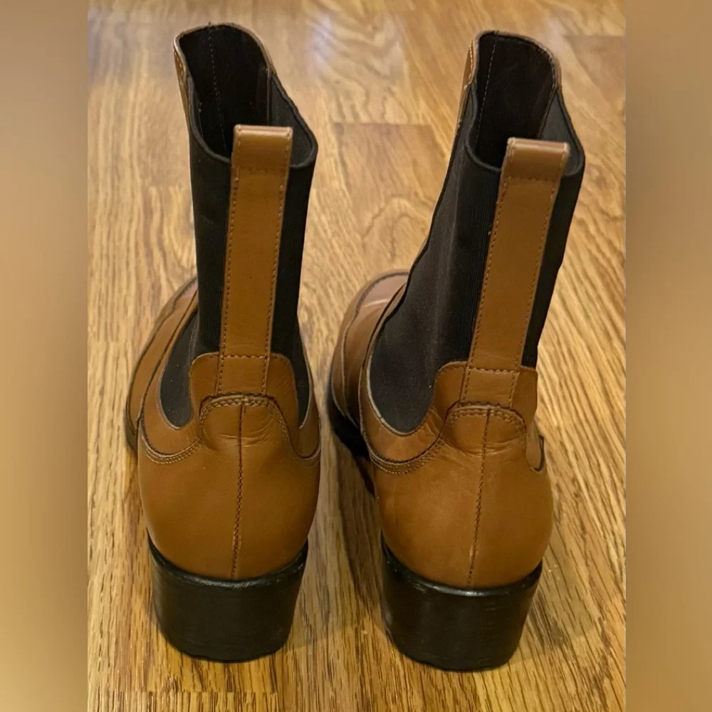 Salvatore Ferragamo Women’s Tan Leather Chelsea Ankle Boots Rubber Soles Size 7 - Picture 12 of 15